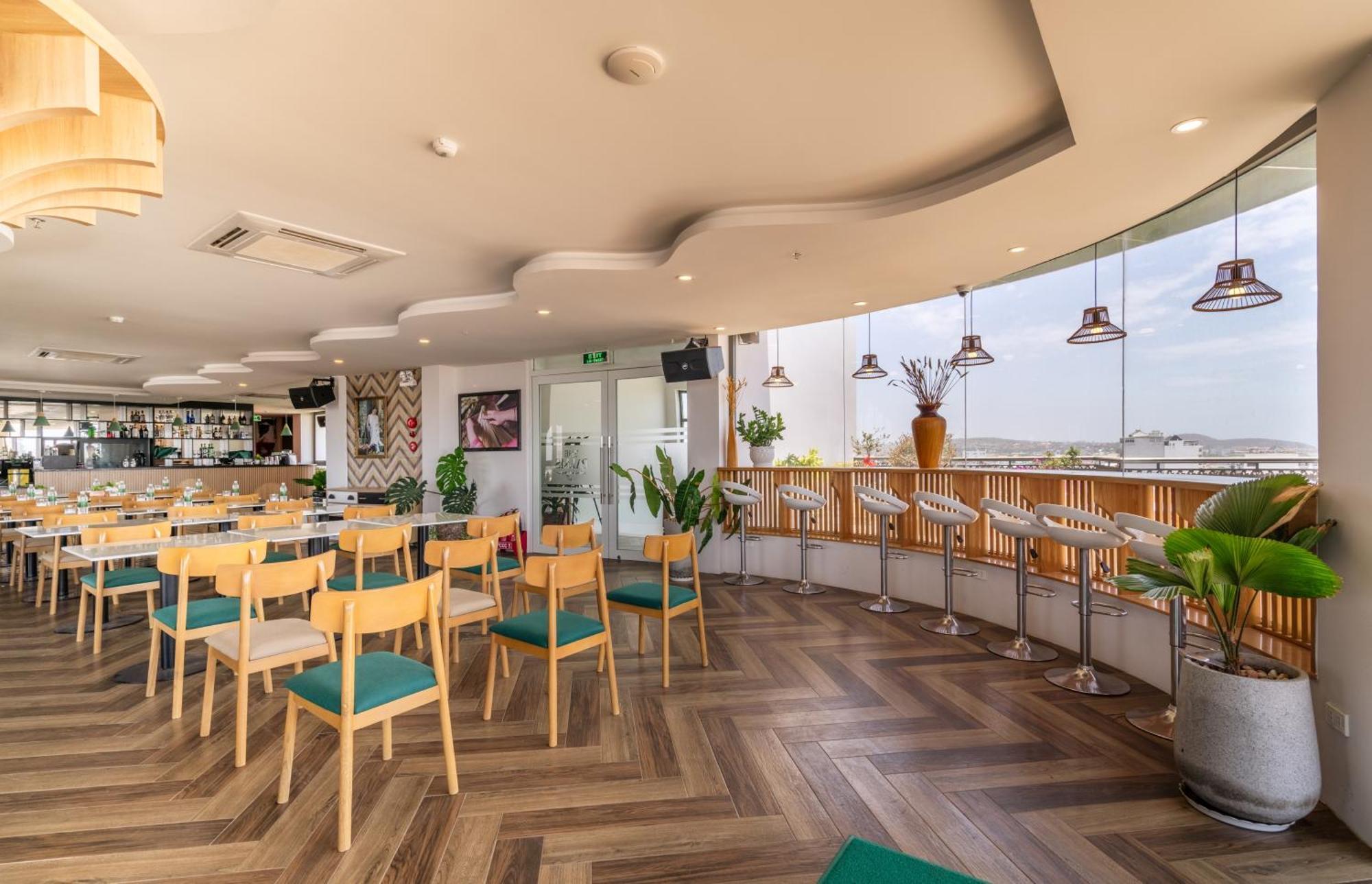 The Palms Hotel By Hmg Phan Thiết Extérieur photo