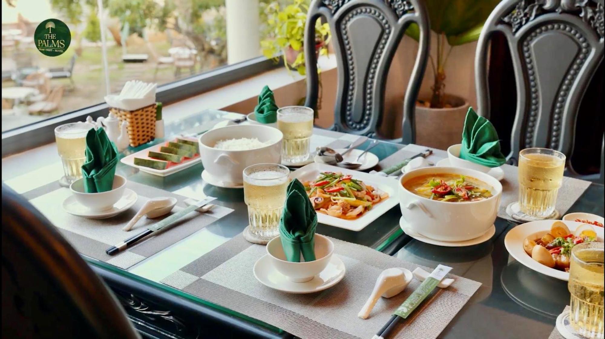 The Palms Hotel By Hmg Phan Thiết Extérieur photo